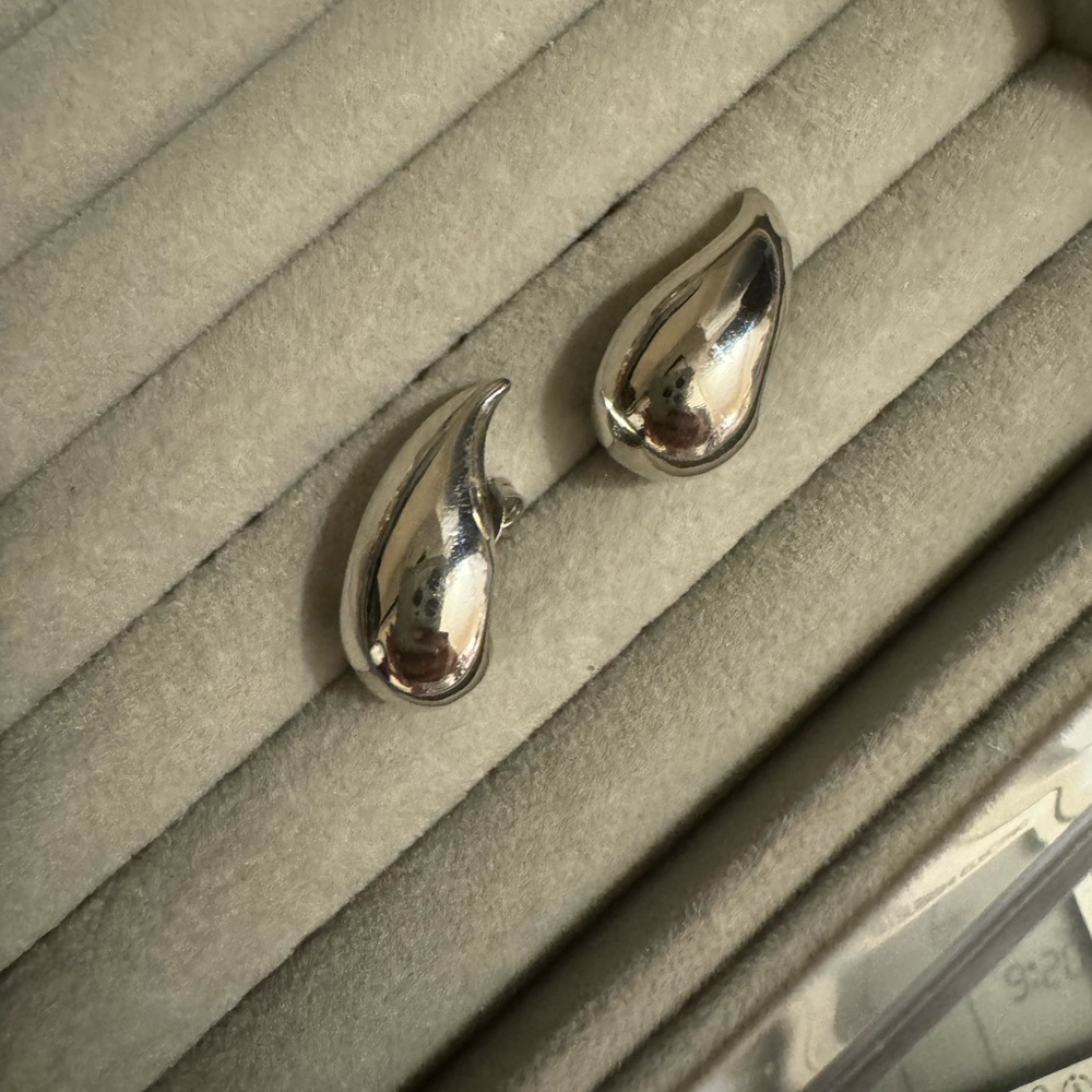 Silver tear drop earrings